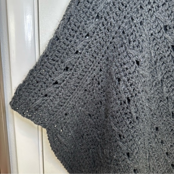 Handmade Knit Charcoal Gray Poncho. OSFM. - Picture 2 of 4